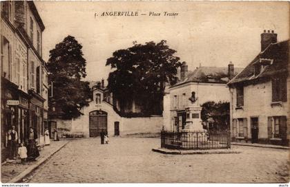 CPA Angerville Place Tessier FRANCE (1371547)