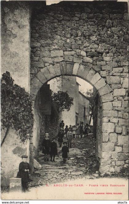 CPA ANGLES Porte Vieux Remparts (1087583)