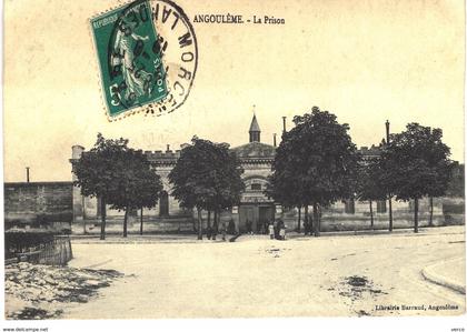 Carte postale ancienne de ANGOULEME