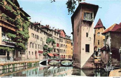 13994901 Annecy-le-Vieux_74_Haute-Savoie Vieux quartiers au fond Palais de l'Isl