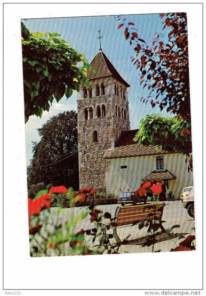 74 - ANNECY LE VIEUX - clocher roman - voiture - moto - banc public