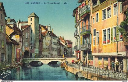 ANNECY : LE VIEUX CANAL