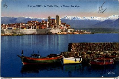Antibes, Le Vieille Ville, La Chaine des Alpes