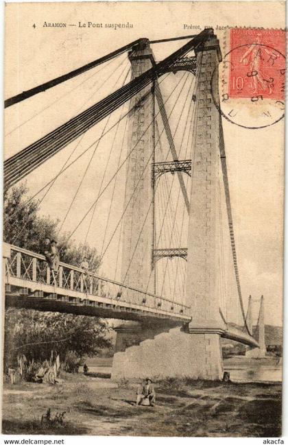 CPA ARAMON - Le Pont suspendu (458431)