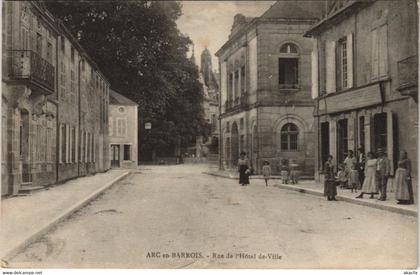 CPA ARC-en-BARROIS Rue de L'Hotel de Ville (805407)