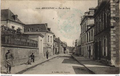 CPA ARGENTAN-Rue de Paris (29509)