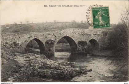 CPA ARGENTON-CHATEAU Le Pont Neuf (1140602)