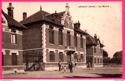 Arleux - La Mairie - Animée - Photo E. BARON - 1945