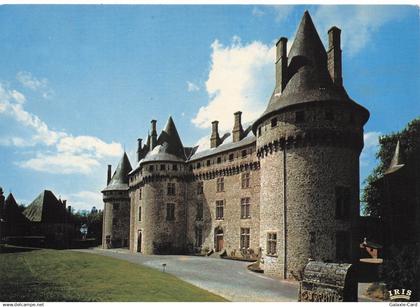 19 ARNAC POMPADOUR LE CHATEAU