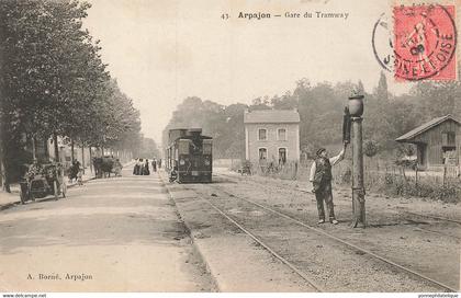 91 - ESSONNE - ARPAJON - gare du tramway - superbe vue animée - 10159