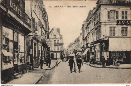 CPA ARRAS-Rue St-Aubert (46144)