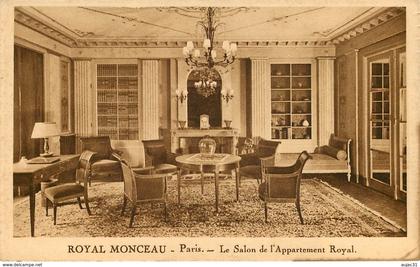 Dép 75 - Paris - Arrondissement 08 - Royal Monceau - Le salon de l'appartement Royal - état