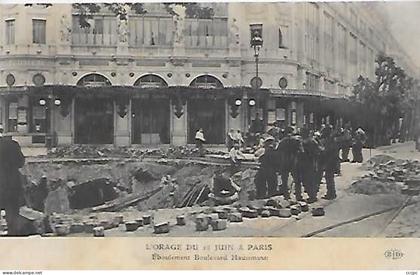 CPA Paris L'Orage du 15 Juin Eboulement Boulevard Haussmann