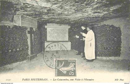 Reproduction CPA - 75 Paris - Paris Souterrain - Les Catacombes - une Visite à l'Ossuaire - Images du Temps Passé - 12 -