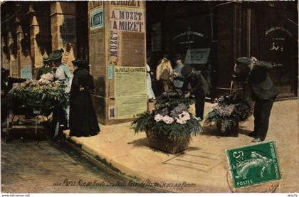 CPA PARIS Petits Metiers Rue de Rivoli Petits revendeurs de Fleurs (1246117)