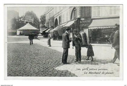 Paris   Les petits métiers parisiens   Le Marchand de plaisir