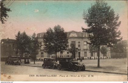 CPA AUBERVILLIERS - Place de l'Hotel de Ville (124042)