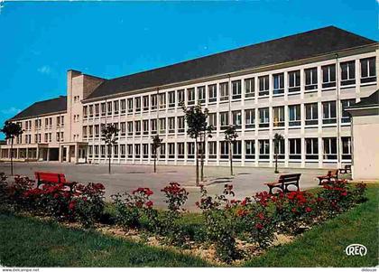 18 - Aubigny sur Nère - Collège d'enseignement secondaire - Fleurs - Carte Neuve - CPM - Voir Scans Recto-Verso