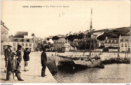 CPA Audierne- La Place et les Quais FRANCE (1025515)