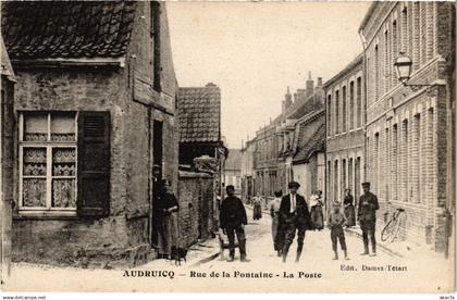 CPA Audruicq Rue de la Fontaine La Poste (1392048)