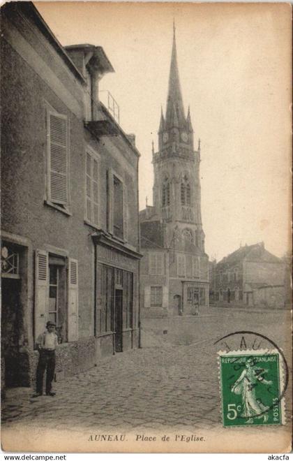 CPA AUNEAU Place de l'Eglise (33872)