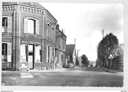 Auneuil, carrefour Braconnier (GF1851)