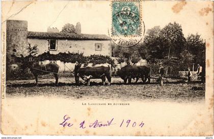 CPA Auvergne - Le labourage (72840)