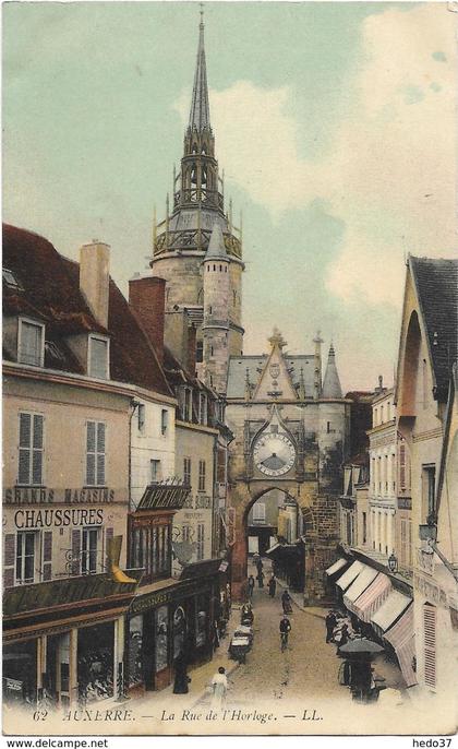 Auxerre - La Rue de l'Horloge