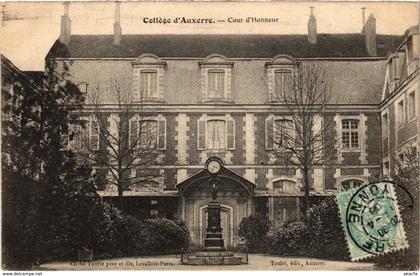 CPA Auxerre - College d'Auxerre - Cour d'Honneur FRANCE (960484)