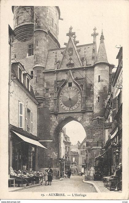 CPA Auxerre l'Horloge