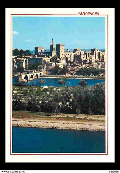 84 - Avignon - Le Rhone - Le Pont Saint Bénézet - Le Palais des Papes - Etat coups visible - CPM - Voir Scans Recto-Vers