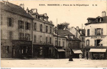 CPA Bagneux Place de la Republique (1314775)