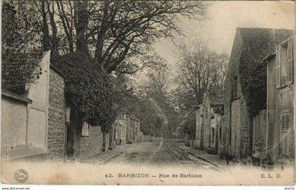 CPA Barbizon Rue de Barbizon FRANCE (1101029)