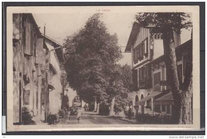 32 - Barbotan les Thermes -  Interieur du village - La porte