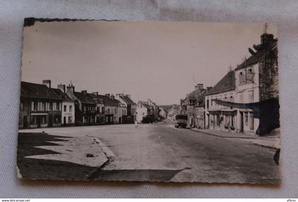 Cpsm, Barneville sur mer, vue générale de la place, Manche 50