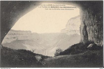 Baume-les-Messieurs - Vue de la Grotte des Romains