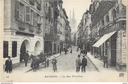 Bayonne - La Rue Port-Neuf