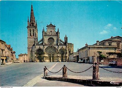 33 - Bazas - Place de la Cathédrale St-Jean-Baptiste - Automobiles - Flamme Postale de Bazas - CPM - Voir Scans Recto-Ve