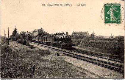 (16/10/24) 79-CPA BEAUVOIR SUR NIORT - LA GARE