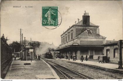 CPA BERNAY-La Gare (43347)