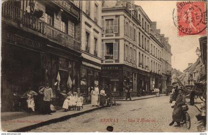 CPA BERNAY-Rue d'Aleneon (43368)