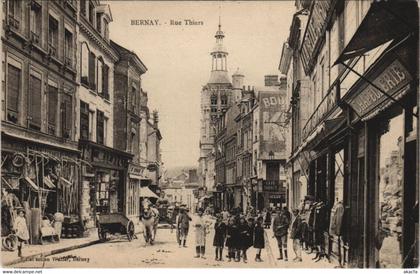 CPA BERNAY-Rue Thiers (43355)