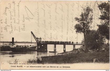 CPA BLAYE-Le Débarcadere sur les Bords de la Gironde (28151)