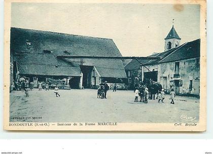 BONDOUFLE - Intérieur de la Ferme Marcille