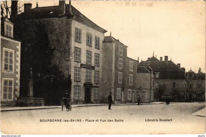 CPA BOURBONNE-les-BAINS - Place et Rue des Bains (994990)