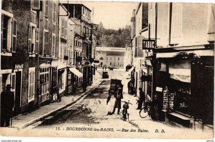 CPA BOURBONNE-les-BAINS - Rue des Bains (270433)