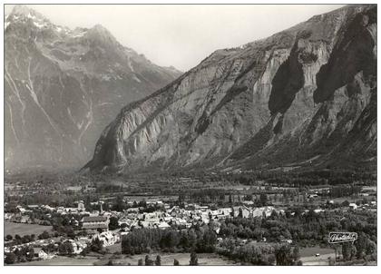 BOURG D'OISANS 38 - Vue générale