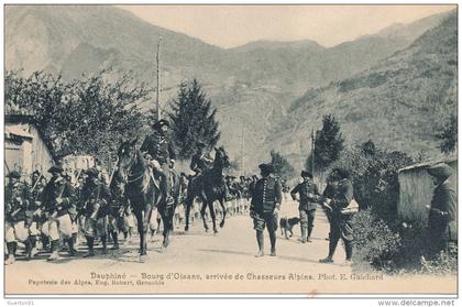 ( CPA 38 )  BOURG D'OISANS, arrivée de Chasseurs Alpins -