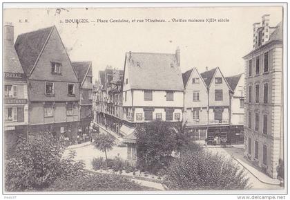 Place Gordaine et rue Mirebeau