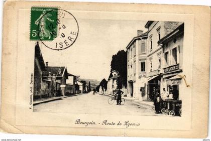 CPA BOURGOIN - Route de Lyon (295871)